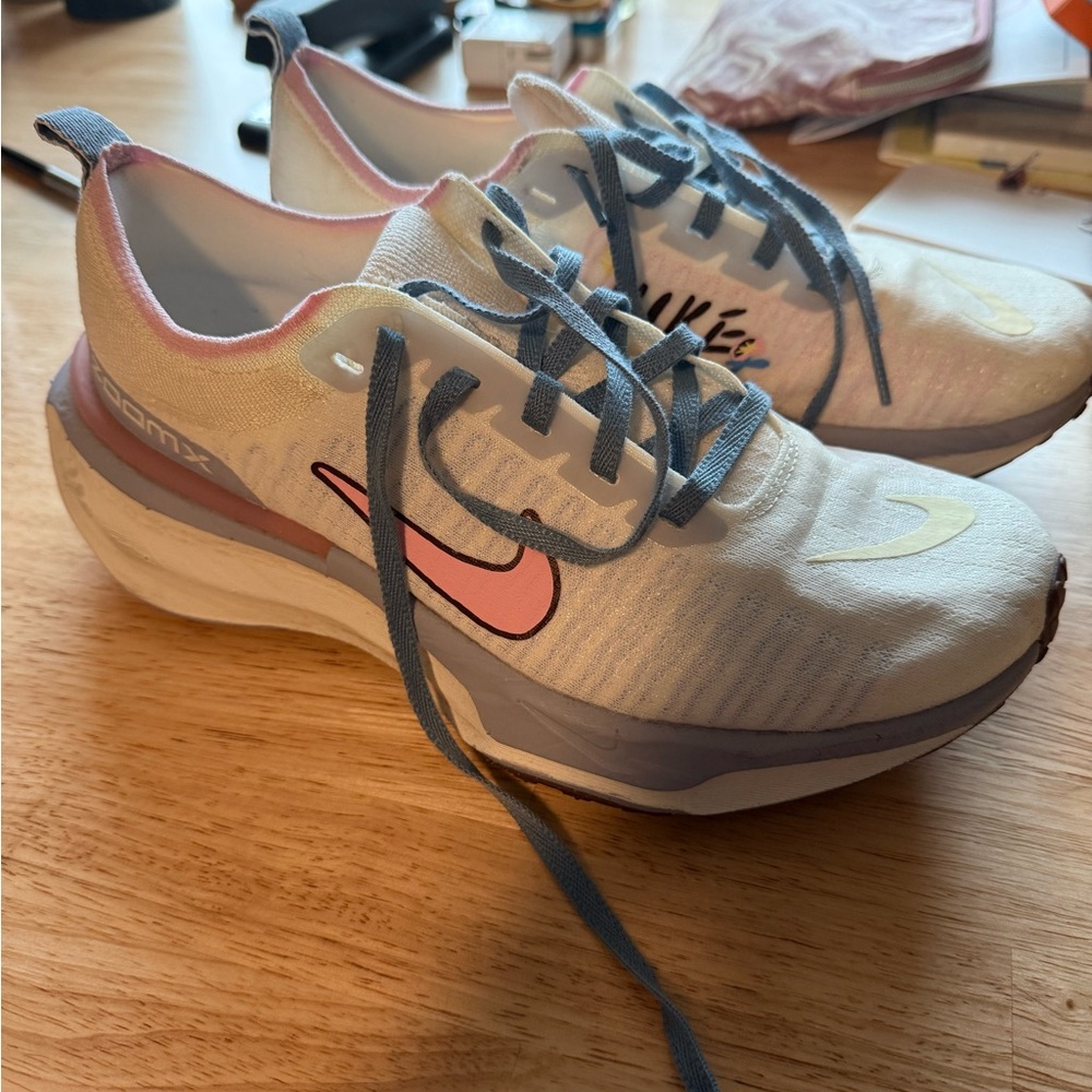 Nike invincible 3 running shoes